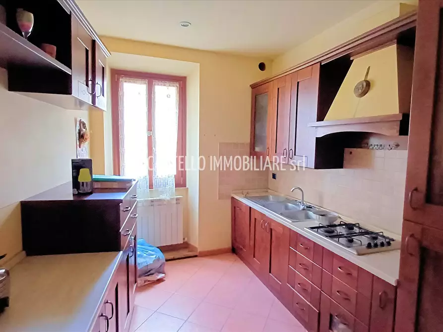 Immagine 5 di Appartamento in vendita  in corso Garibaldi, 10 a Sarteano