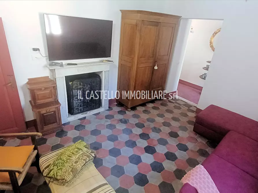 Immagine 4 di Appartamento in vendita  in Piazza XXIV giugno 1944, 14 a Sarteano