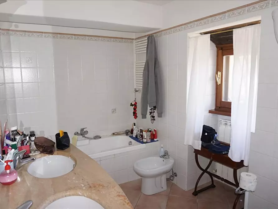 Immagine 7 di Rustico / casale in vendita  a Sarteano