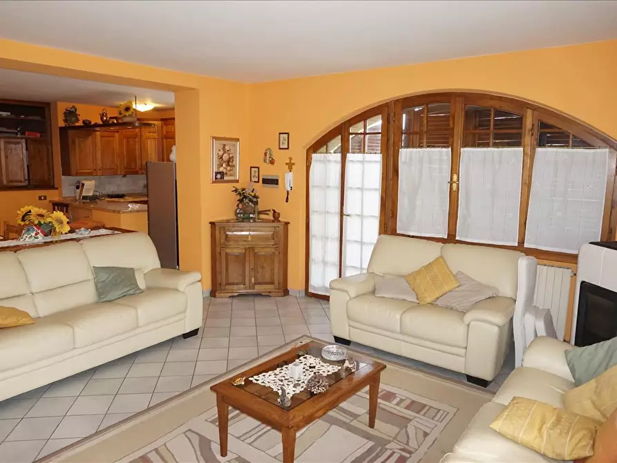 Immagine 10 di Villa in vendita  a San Casciano Dei Bagni