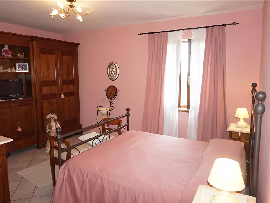 Immagine 6 di Villa in vendita  a San Casciano Dei Bagni