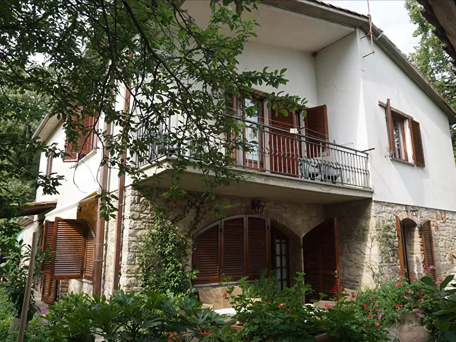 Immagine 7 di Villa in vendita  a San Casciano Dei Bagni