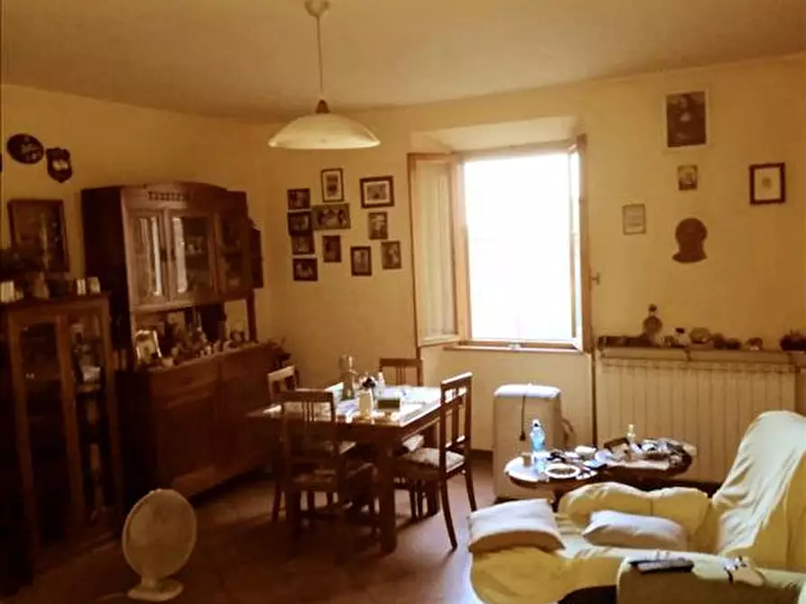 Immagine 3 di Appartamento in vendita  a Sinalunga