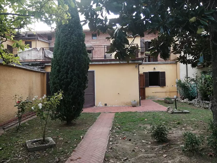 Immagine 3 di Appartamento in vendita  a Chiusi