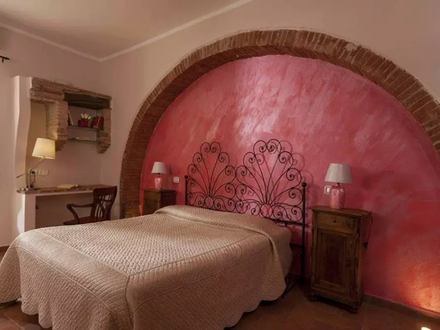 Immagine 7 di Agriturismo in vendita  a Montepulciano