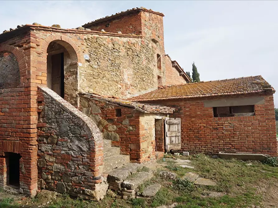 Immagine 3 di Rustico / casale in vendita  in piazza Giuseppe Garibaldi, 43 a Sinalunga