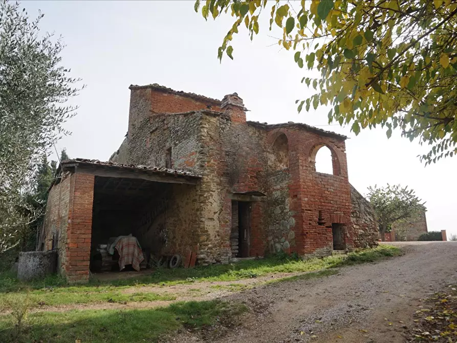 Immagine 4 di Rustico / casale in vendita  in piazza Giuseppe Garibaldi, 43 a Sinalunga