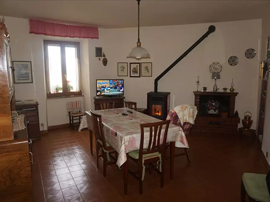 Immagine 4 di Appartamento in vendita  in Piazza Garibaldi, 43 a Sinalunga