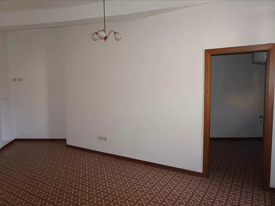 Immagine 6 di Appartamento in vendita  in Piazza Garibaldi, 43 a Sinalunga