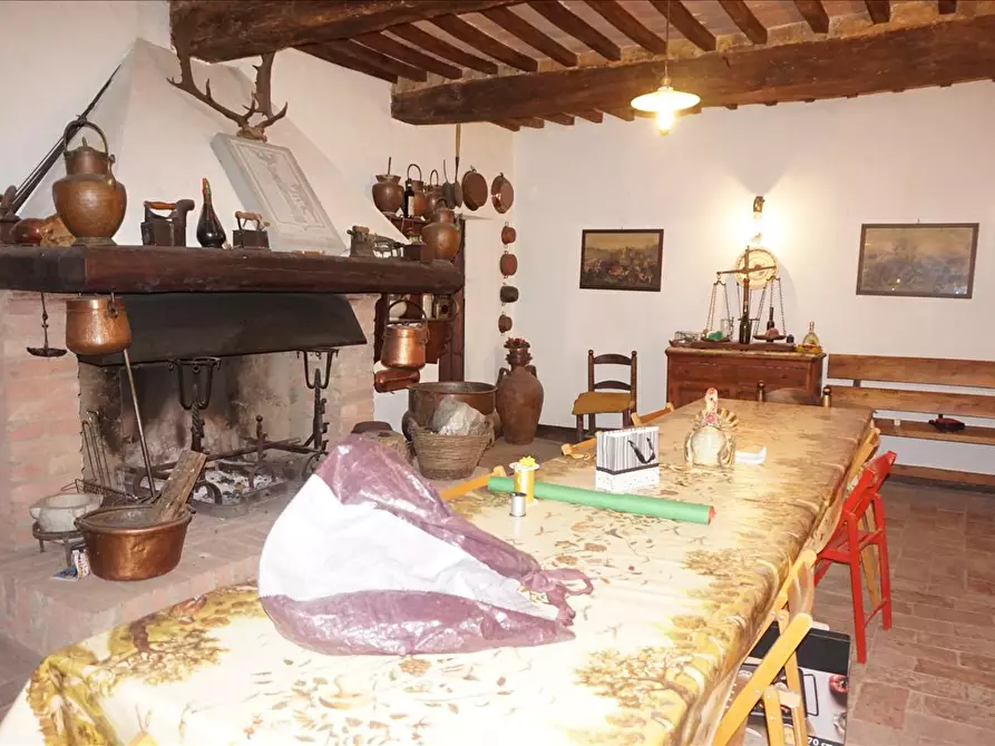 Immagine 4 di Villa in vendita  a Castiglione Del Lago