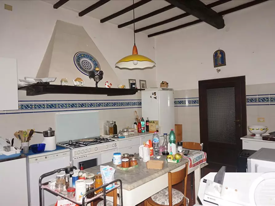 Immagine 6 di Villa in vendita  a Castiglione Del Lago