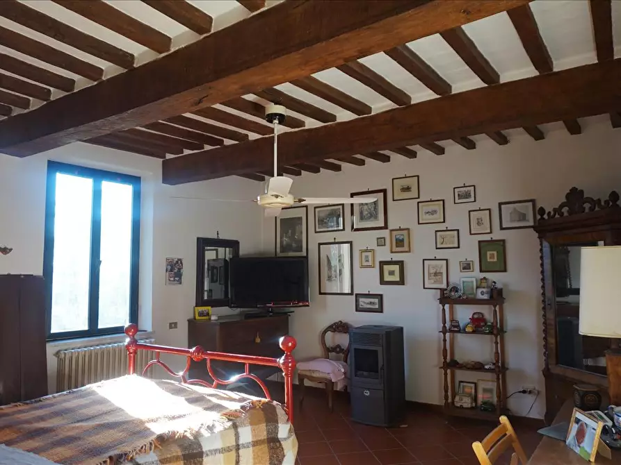 Immagine 9 di Villa in vendita  a Castiglione Del Lago