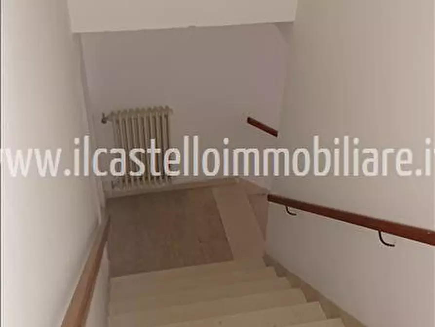 Immagine 9 di Appartamento in vendita  a Lucignano