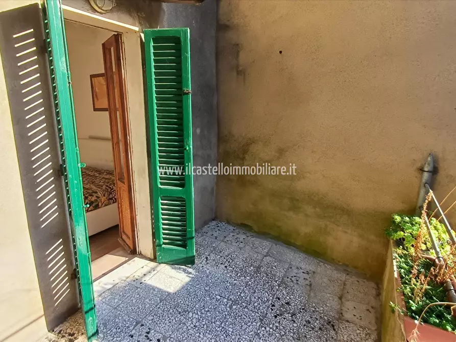 Immagine 6 di Appartamento in vendita  in via Della Collegiata, 2 a Sinalunga