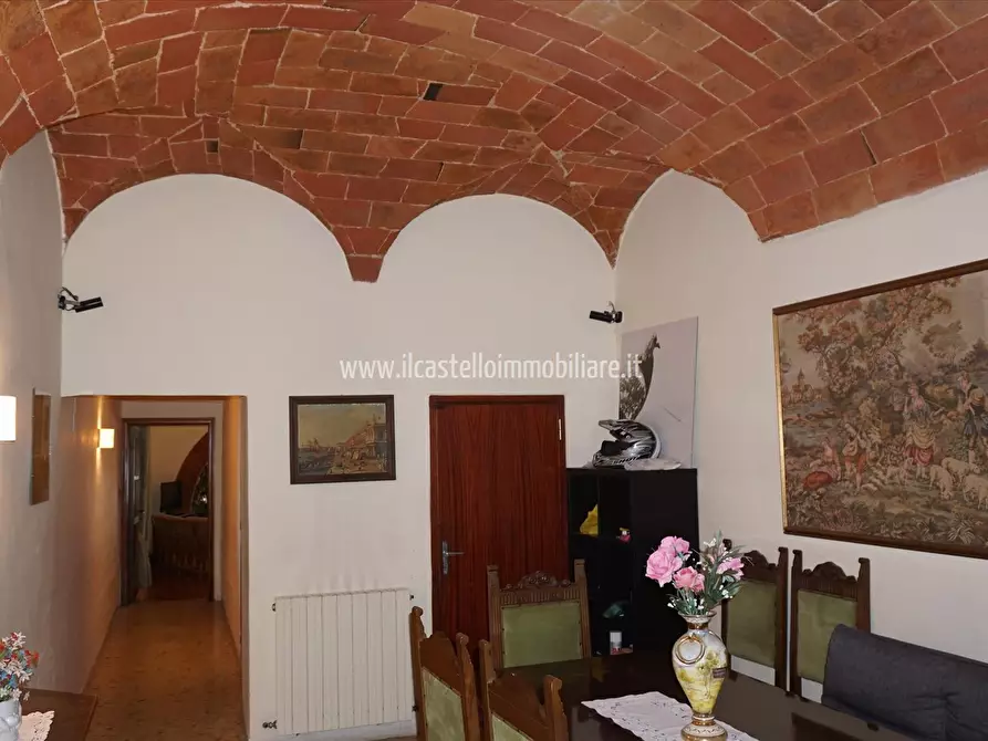 Immagine 8 di Appartamento in vendita  in via Della Collegiata, 2 a Sinalunga