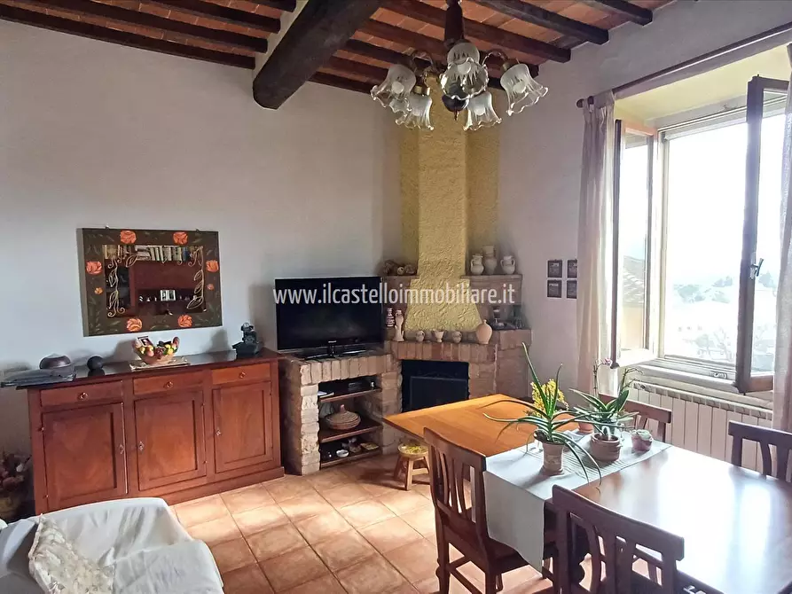 Immagine 2 di Appartamento in vendita  in piazza XX Settembre, 1 a Chiusi