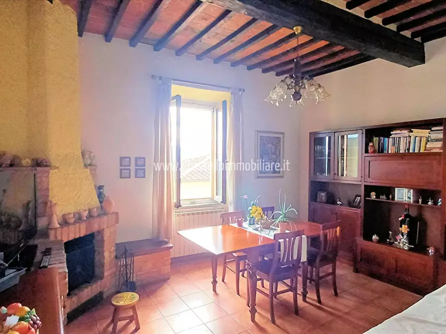 Immagine 3 di Appartamento in vendita  in piazza XX Settembre, 1 a Chiusi