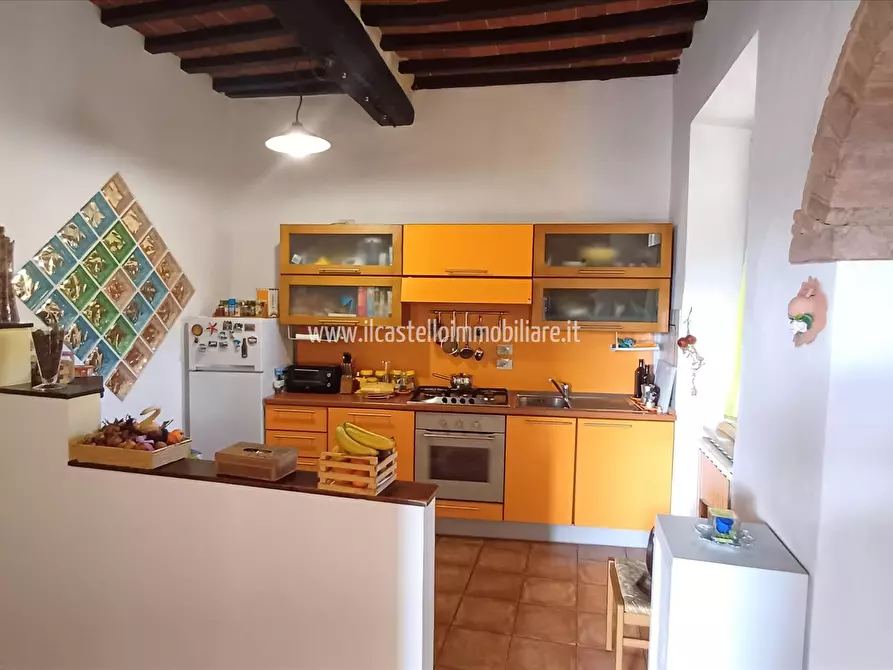 Immagine 4 di Appartamento in vendita  in piazza XX Settembre, 1 a Chiusi