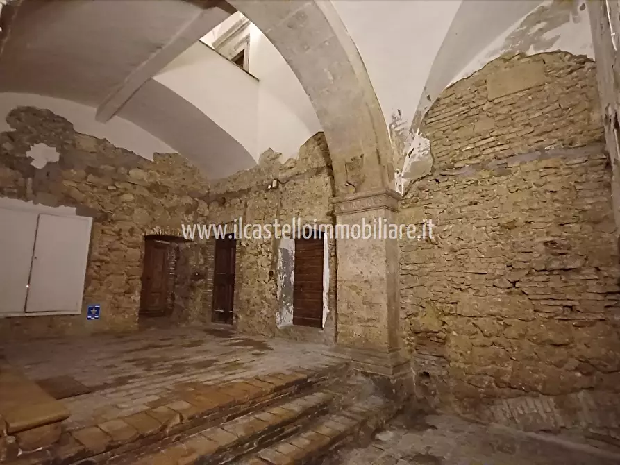 Immagine 1 di Cantina in vendita  a Sarteano