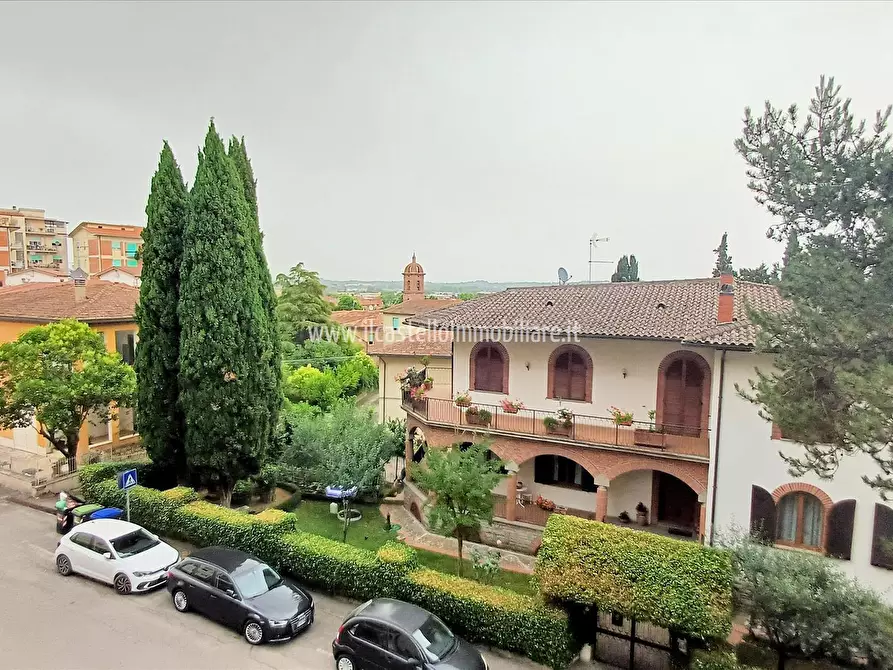 Immagine 3 di Appartamento in vendita  in via Paganini, 34 a Sinalunga