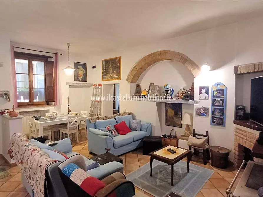 Immagine 2 di Appartamento in vendita  in Corso Giuseppe Garibaldi, 20 a Sarteano