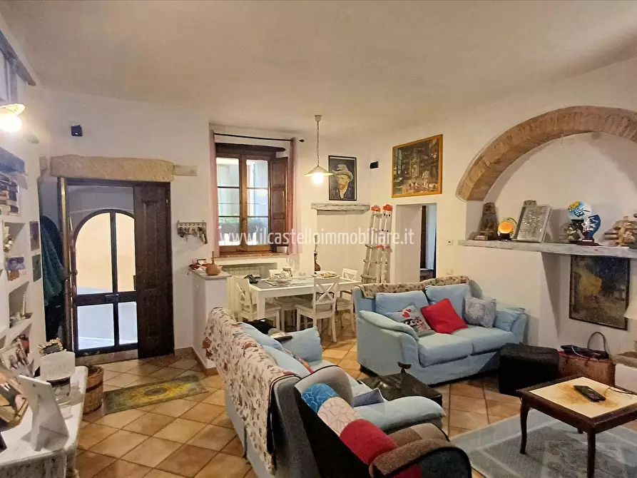 Immagine 5 di Appartamento in vendita  in Corso Giuseppe Garibaldi, 20 a Sarteano