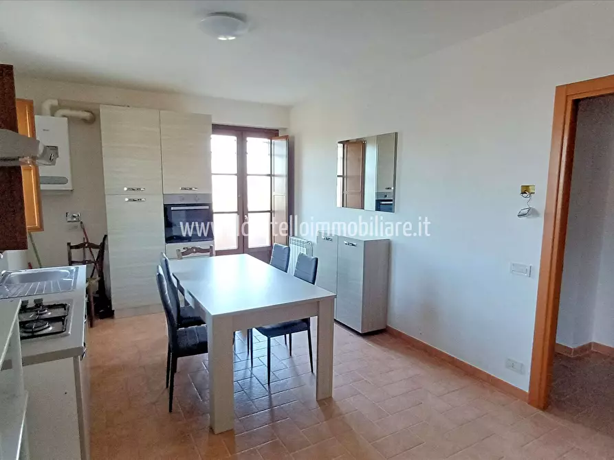 Immagine 5 di Appartamento in vendita  in via Della Resistenza, 44 a Cetona
