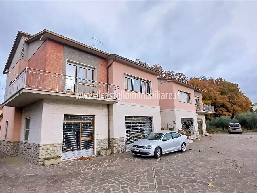 Immagine 3 di Villa in vendita  in viale Europa, 92 a Sarteano