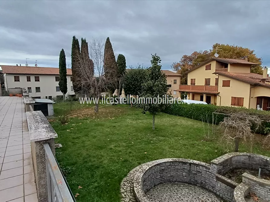 Immagine 6 di Villa in vendita  in viale Europa, 92 a Sarteano