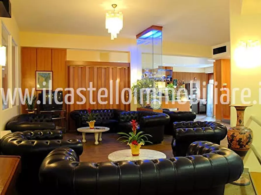 Immagine 3 di Albergo/B&B/Residence in vendita  in via Delle Orchidea, 1 a Chiusi