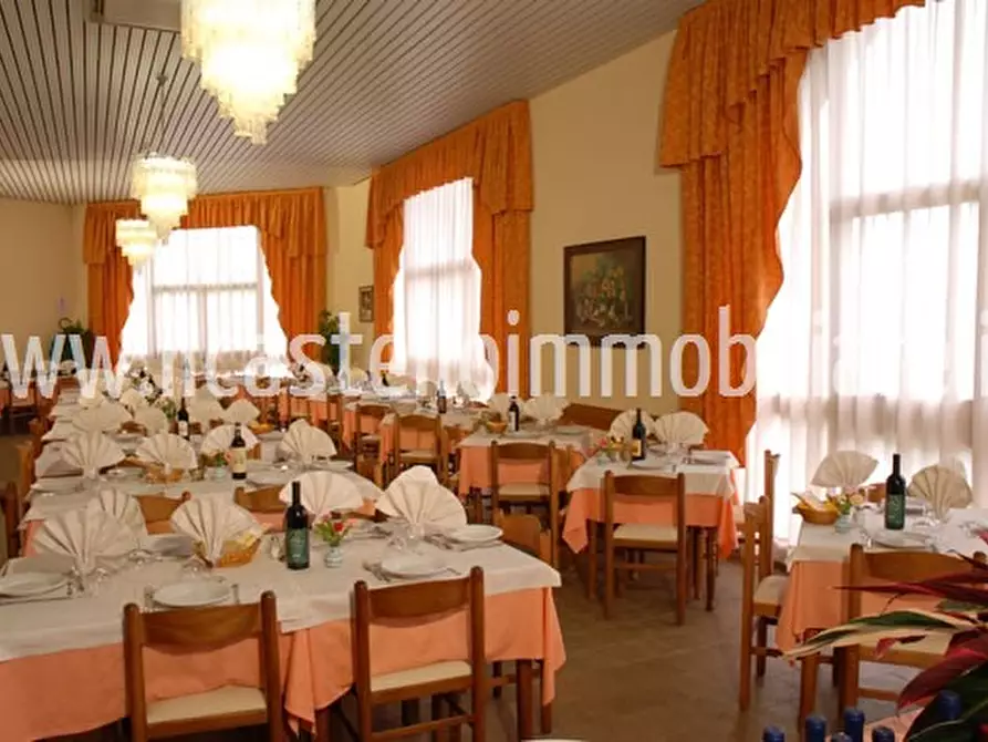 Immagine 7 di Albergo/B&B/Residence in vendita  in via Delle Orchidea, 1 a Chiusi