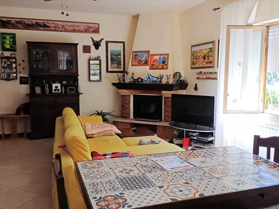 Immagine 4 di Terratetto in vendita  in piazza Lucchetti, 1 a Casole D'elsa