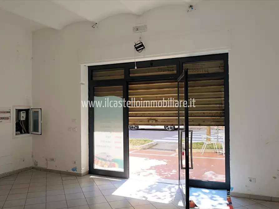 Immagine 4 di Locale commerciale in vendita  in via Michelangelo Buonarroti, 39 a Chiusi