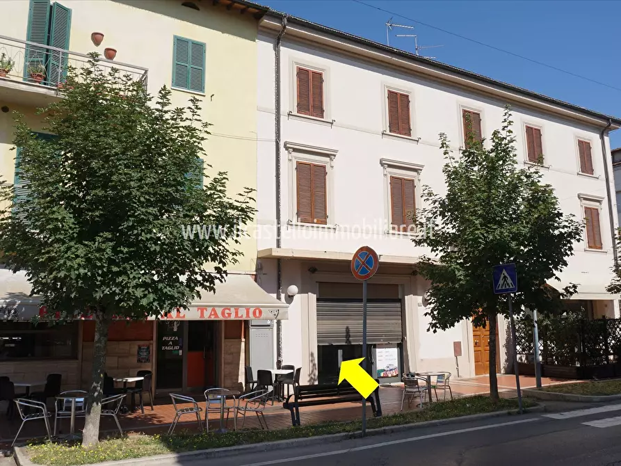 Immagine 5 di Locale commerciale in vendita  in via Michelangelo Buonarroti, 39 a Chiusi