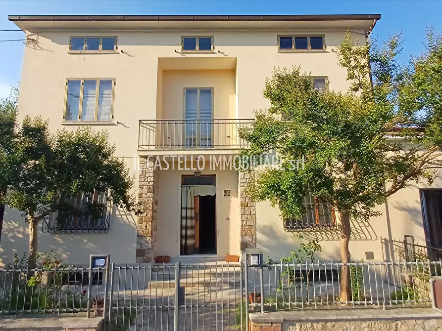 casa indipendente in vendita a Cetona in zona Piazze