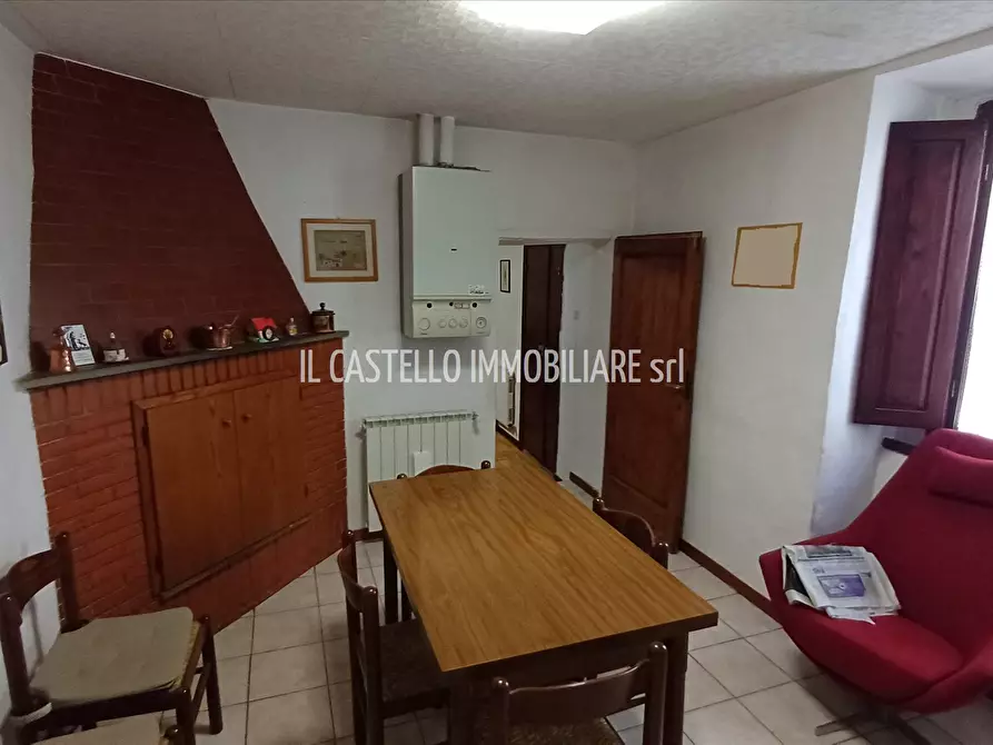 Immagine 8 di Appartamento in vendita  in via Della Pergola, 10 a Sarteano