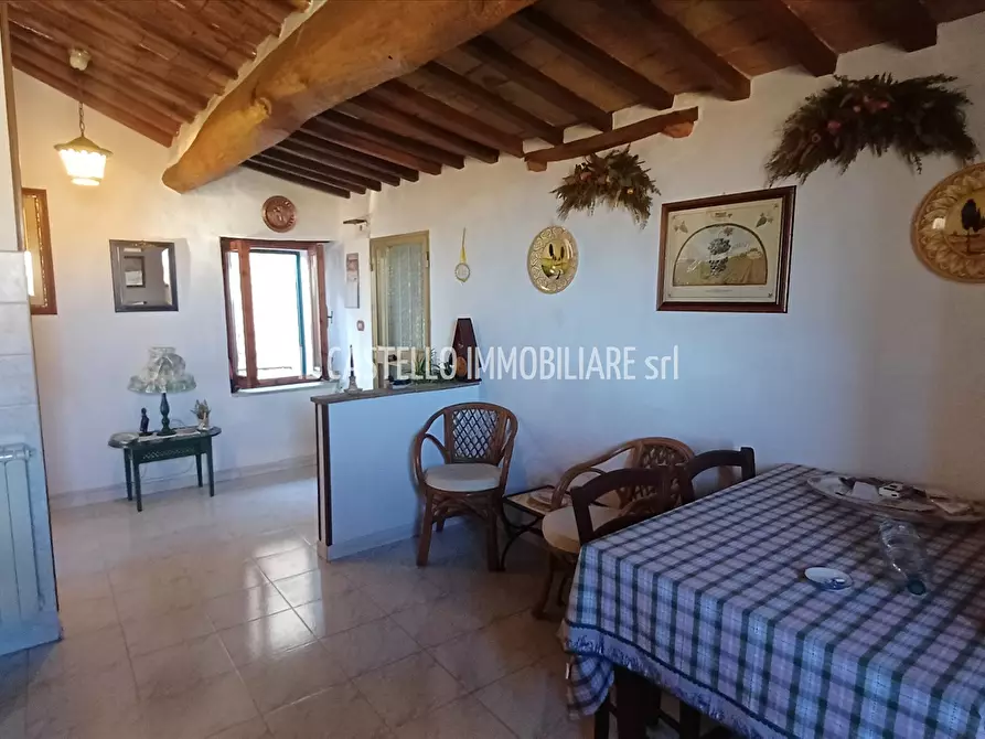 Immagine 6 di Appartamento in vendita  in via dei Fiori, 42 a Sarteano