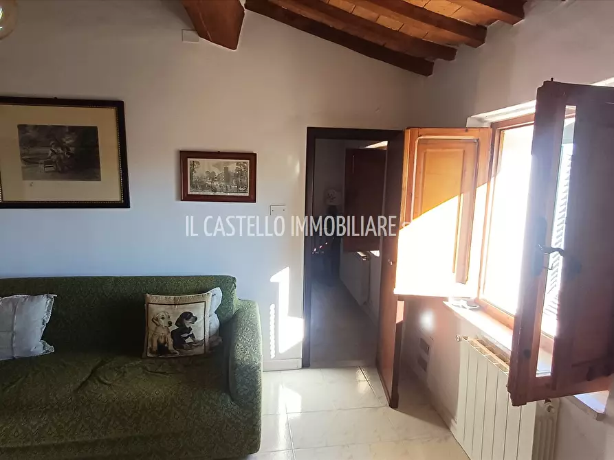 Immagine 9 di Appartamento in vendita  in via dei Fiori, 42 a Sarteano