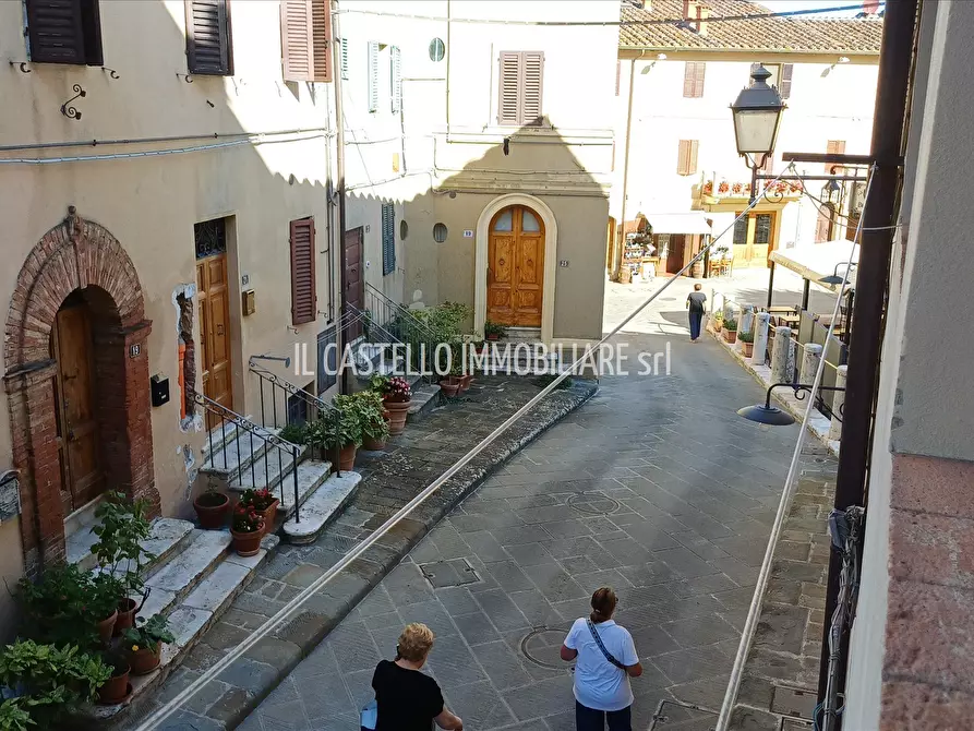 Immagine 3 di Appartamento in vendita  in via Fiorita, 36 a Castelnuovo Berardenga