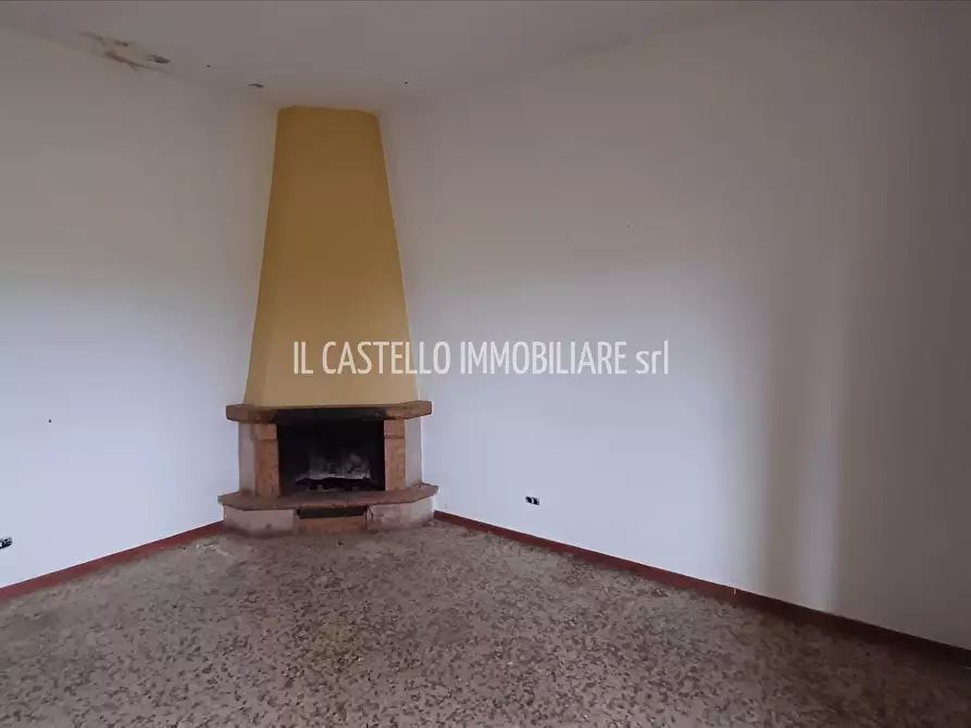 Immagine 10 di Villa in vendita  in via Lago Trasimeno 2 a Torrita Di Siena