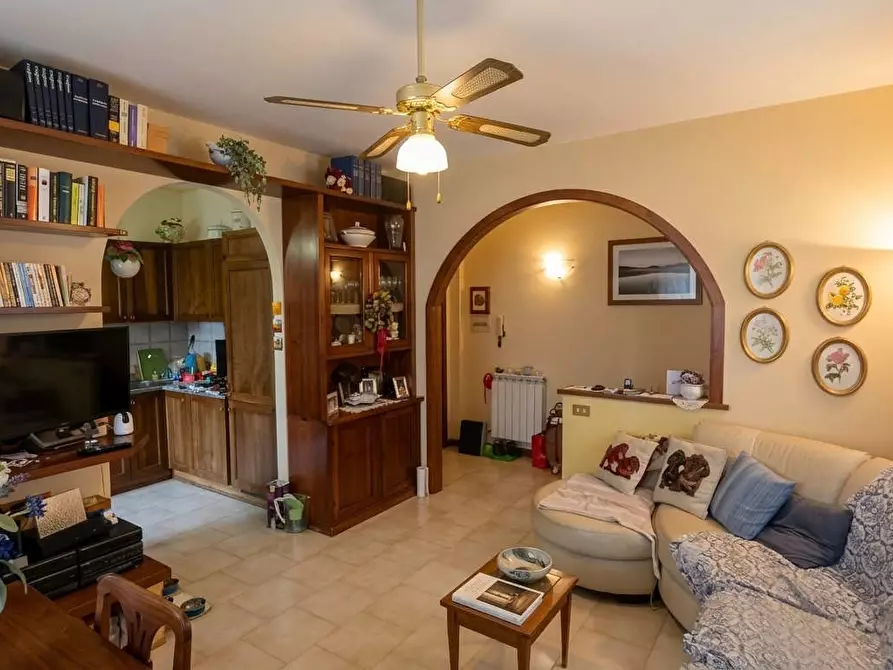 Immagine 1 di Appartamento in vendita  in piazza Dante, 6 a Chiusi