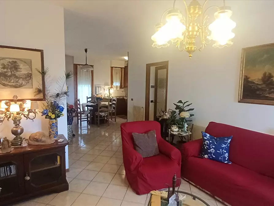 Immagine 1 di Appartamento in vendita  in via Romana, 103 a Montalcino