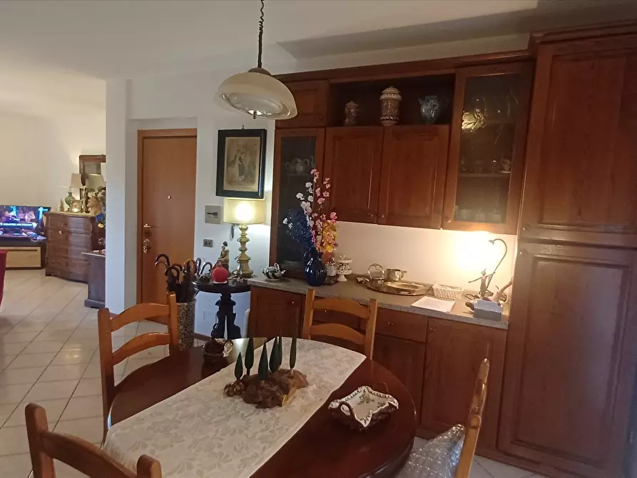 Immagine 3 di Appartamento in vendita  in via Romana, 103 a Montalcino