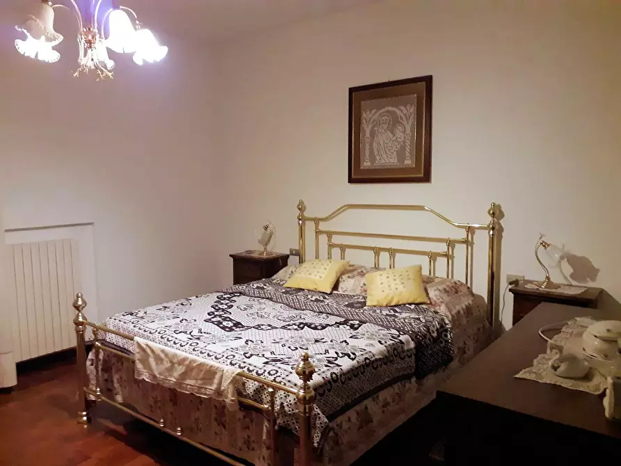 Immagine 3 di Appartamento in vendita  in piazza Dante, 6 a Chiusi