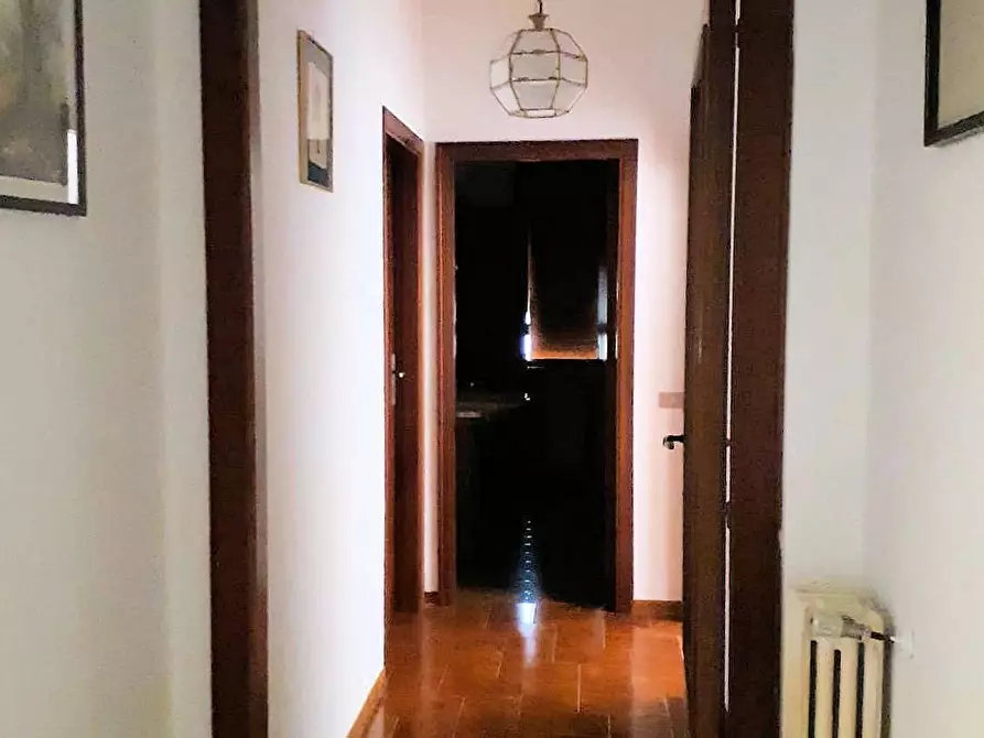 Immagine 9 di Appartamento in vendita  in piazza Dante, 6 a Chiusi