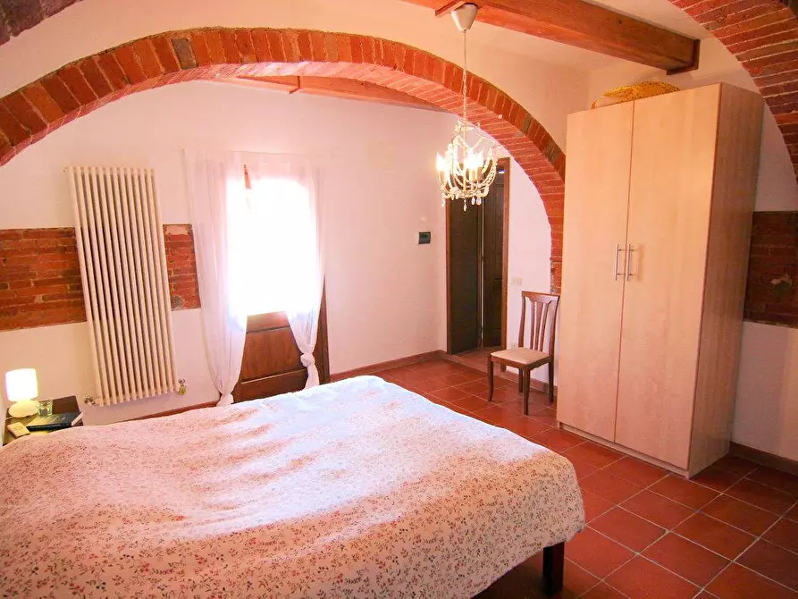 Immagine 3 di Rustico / casale in vendita  a Sinalunga