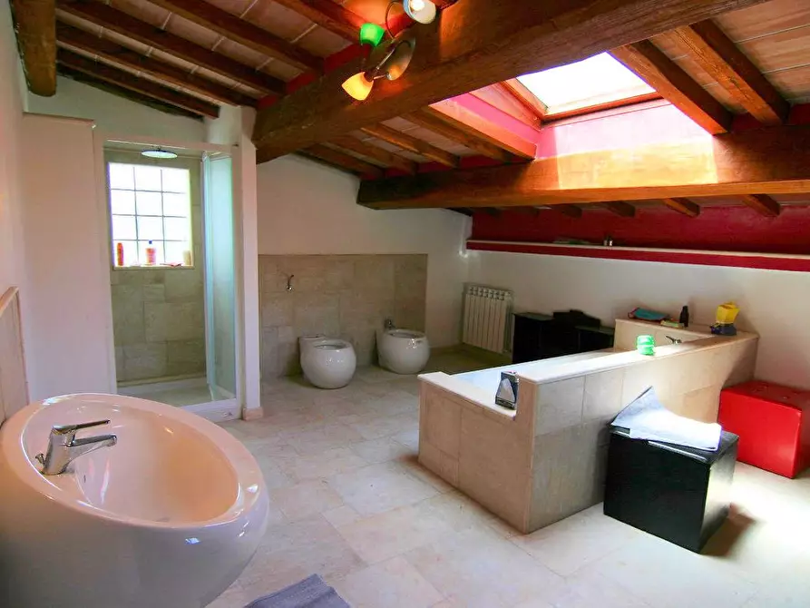 Immagine 9 di Rustico / casale in vendita  a Sinalunga