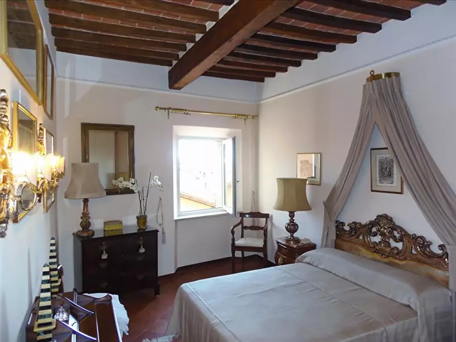 Immagine 4 di Appartamento in vendita  in Piazza Giuseppe Garibaldi, 43 a Sinalunga