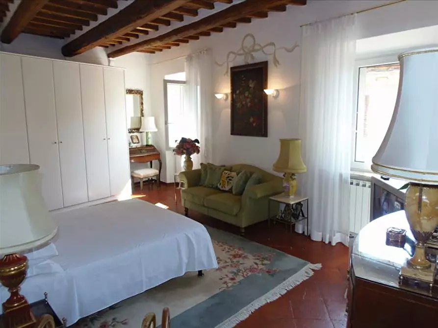 Immagine 7 di Appartamento in vendita  in Piazza Giuseppe Garibaldi, 43 a Sinalunga