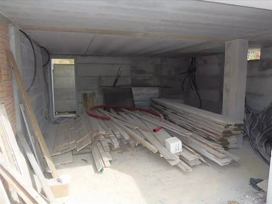 Immagine 8 di Appartamento in vendita  a Lucignano